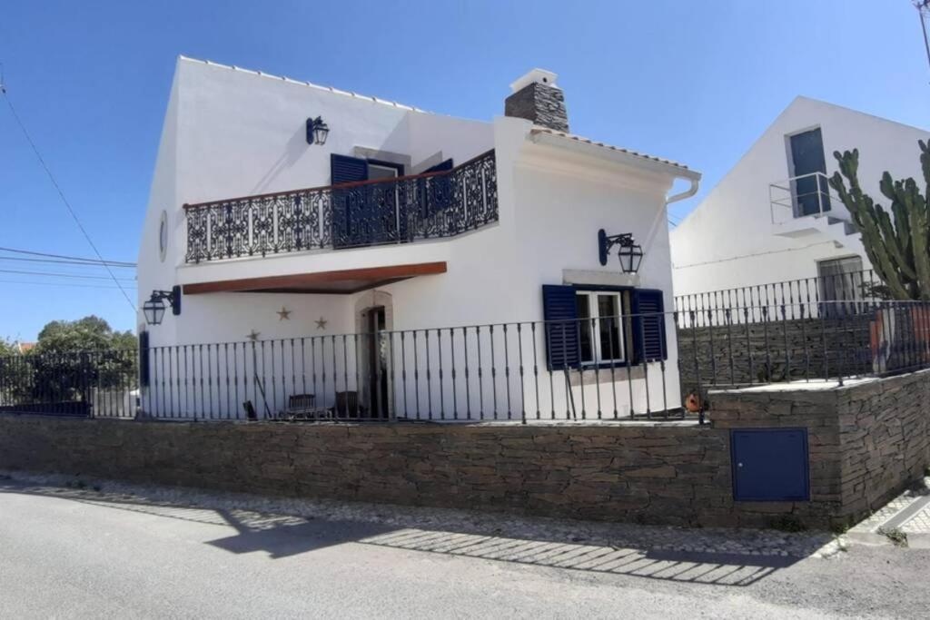 Villa A Casa Da Foz Moradia Com Vista Mar Sesimbra Esterno foto