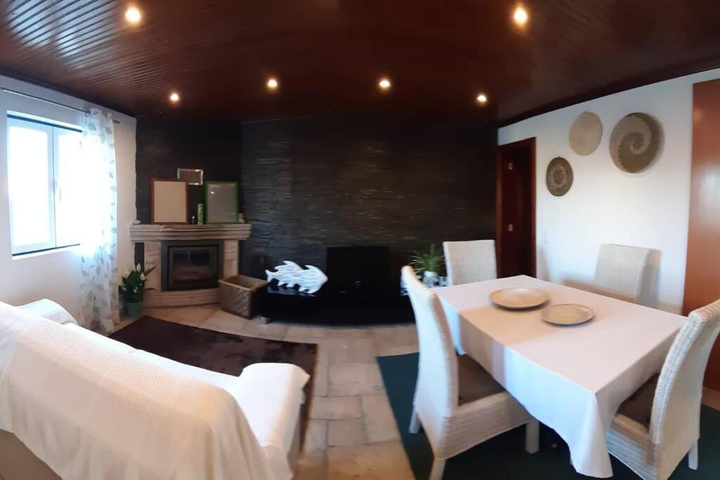 Villa A Casa Da Foz Moradia Com Vista Mar Sesimbra Esterno foto
